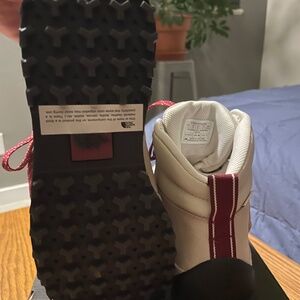 Northface Women's Back-To-Berkeley IV Leather Waterproof Boots